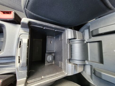 Used 2018 Ford Focus SE w/ Cold Weather Package image 21