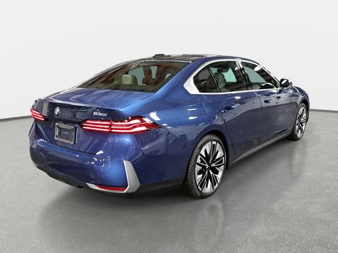 New 2026 BMW 530i w/ Premium Package image 5