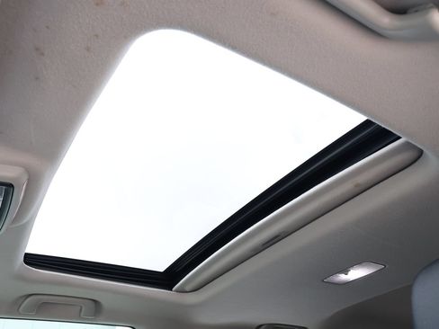 Used 2024 Toyota 4Runner SR5 Premium w/ Moonroof Package RWD image 3