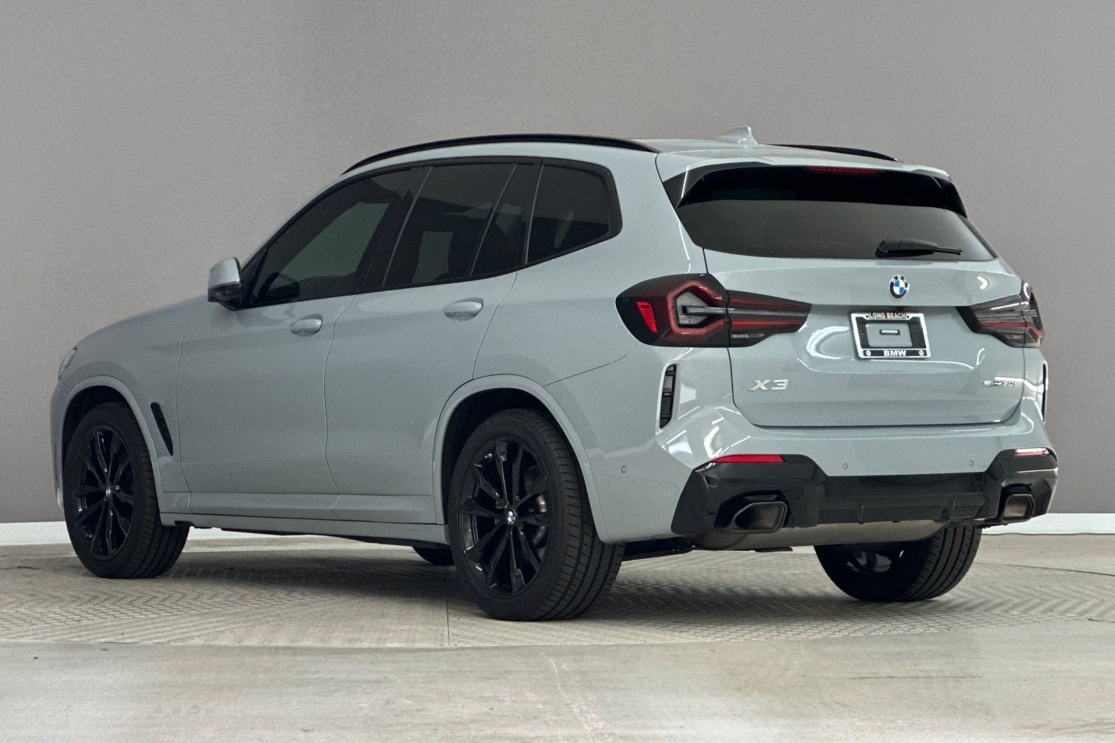 Certified 2023 BMW X3 sDrive30i w/ M Sport Package RWD image 3