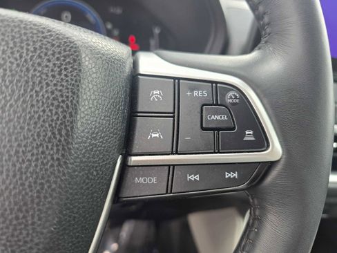 Used 2024 Toyota Grand Highlander XLE image 32