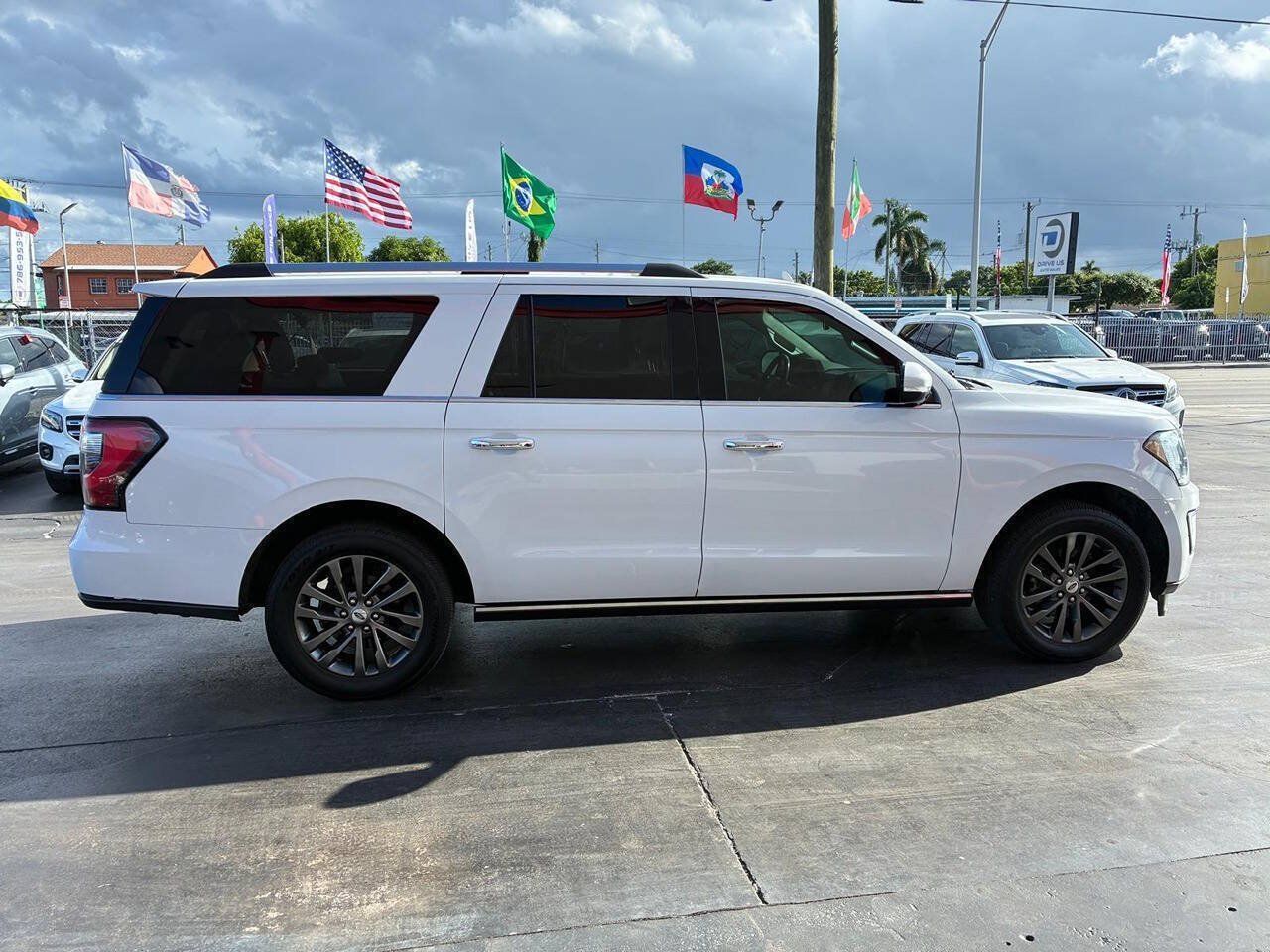 Used 2020 Ford Expedition Max Limited RWD image 6