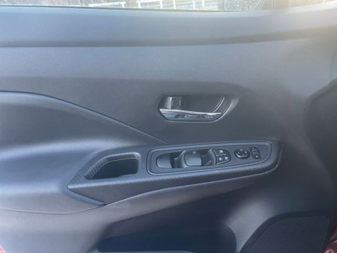 Used 2025 Nissan Versa SV image 18