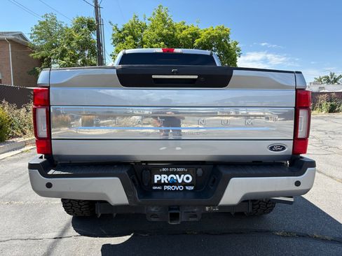 Used 2022 Ford F250 Platinum w/ FX4 Off-Road Package AWD/4WD image 8