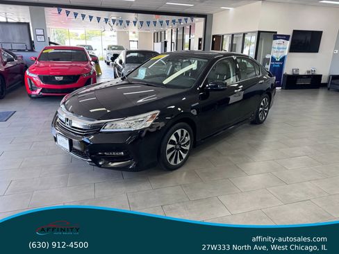 Used 2017 Honda Accord Touring image 1
