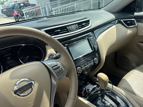 Used 2015 Nissan Rogue SL w/ SL Premium Package FWD image 16
