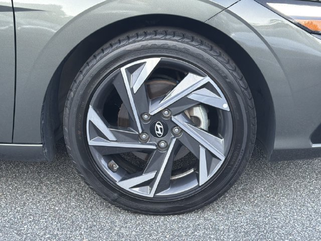 Certified 2024 Hyundai Elantra Limited FWD image 13