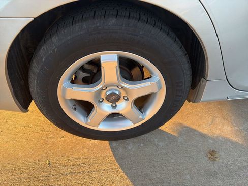 Used 2014 Toyota Camry LE image 13