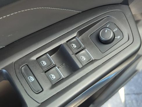 Used 2022 Volkswagen Atlas Cross Sport SEL R-Line AWD/4WD image 15