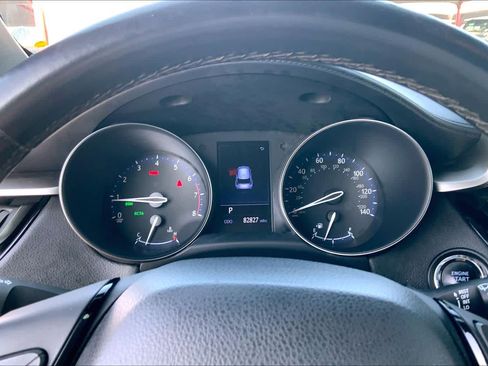 Used 2019 Toyota C-HR XLE FWD image 26