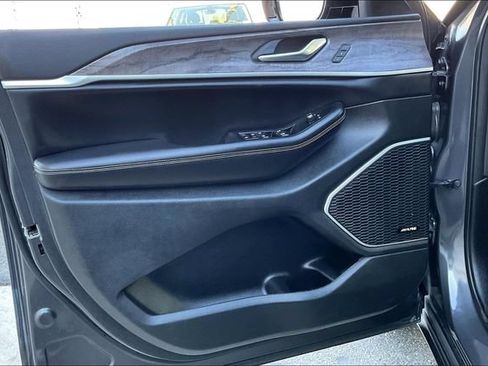 Used 2023 Jeep Grand Cherokee 4WD 4xe image 22