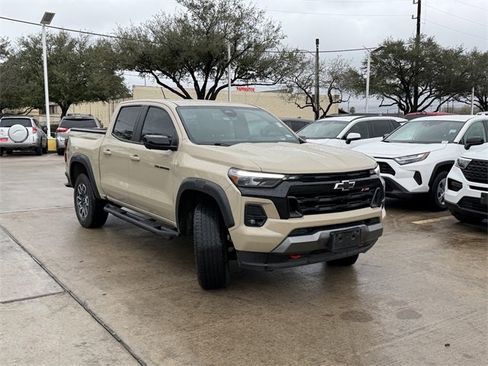 Used 2023 Chevrolet Colorado Z71 w/ Z71 Convenience Package 2 image 3