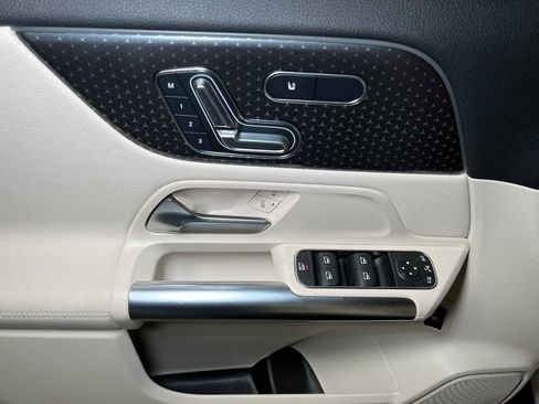 Certified 2025 Mercedes-Benz GLA 250 4MATIC image 21