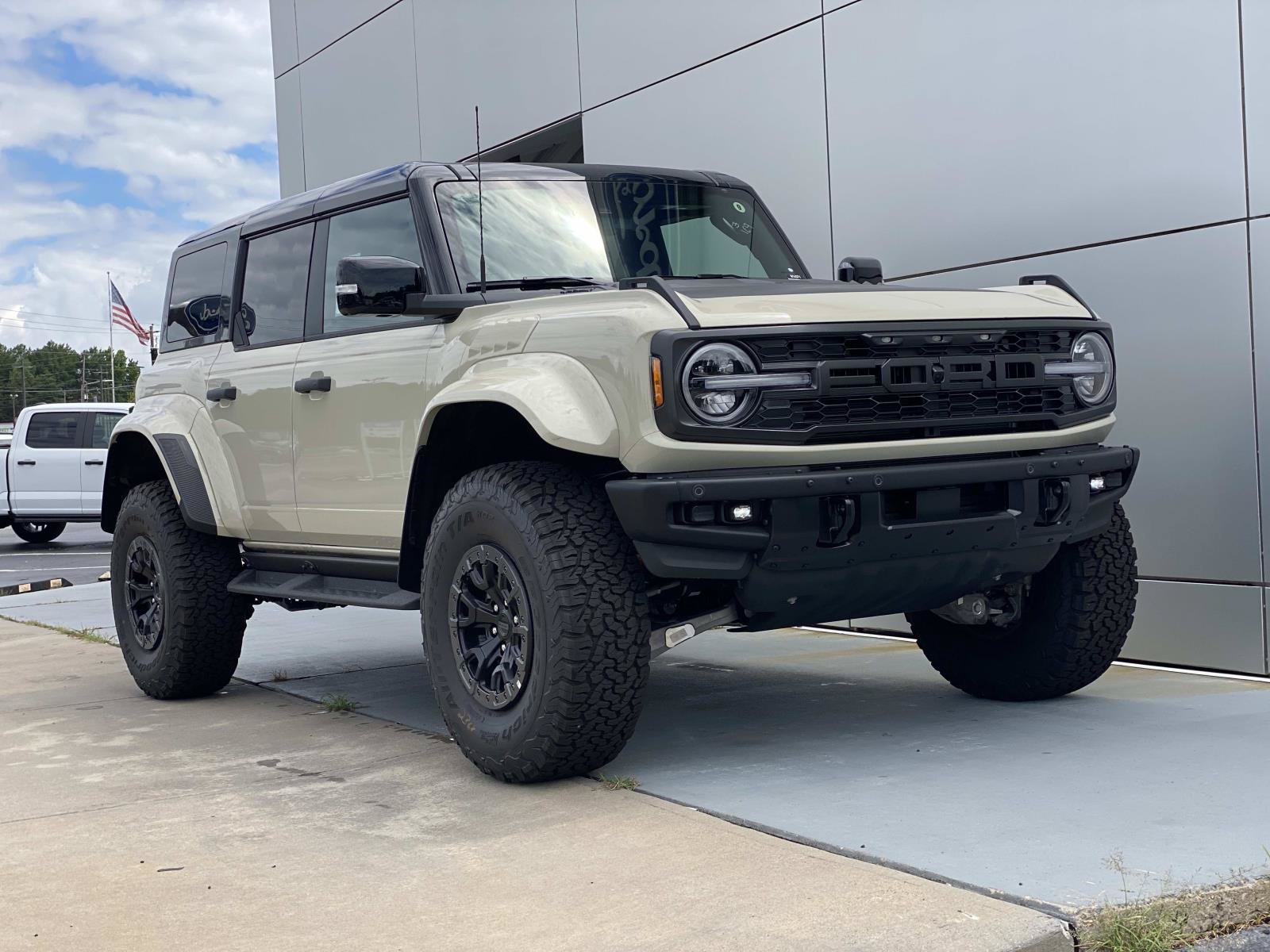 New 2026 Ford Bronco Raptor AWD/4WD image 2