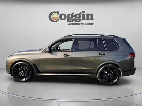 Used 2023 BMW X7 M60i w/ Executive Package image 2