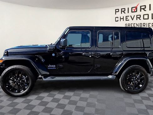 Used 2025 Jeep Wrangler Unlimited Sahara AWD/4WD image 5