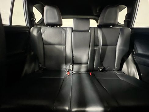 Used 2016 Toyota RAV4 SE image 33