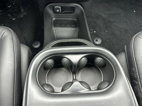 New 2026 Chrysler Pacifica Select image 5