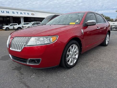 Used 2010 Lincoln MKZ image 2