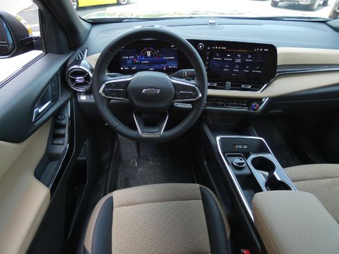 New 2026 Chevrolet Equinox ACTIV w/ Convenience Package III AWD/4WD image 14