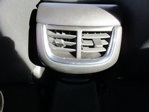 Used 2022 Chevrolet Malibu LT image 16