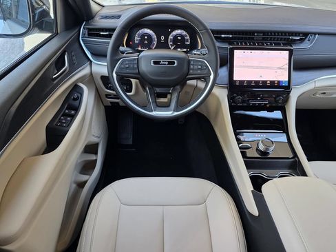 New 2025 Jeep Grand Cherokee L Limited w/ Trailer Tow Package AWD/4WD image 12