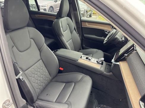 Used 2025 Volvo XC90 B6 Plus AWD/4WD image 17