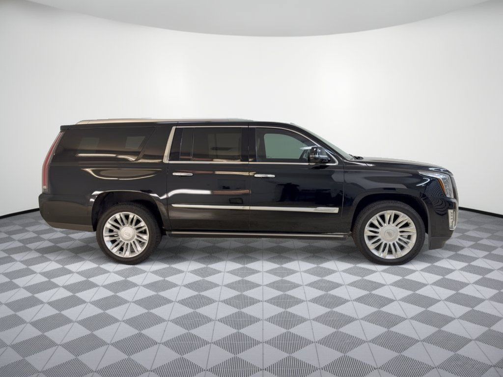 Used 2019 Cadillac Escalade ESV Platinum AWD/4WD image 8