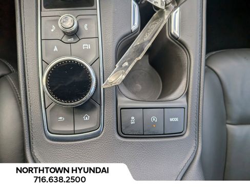 Used 2025 Cadillac XT4 Premium Luxury image 17