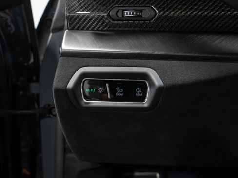 Used 2024 Lamborghini Urus Performante AWD/4WD image 51