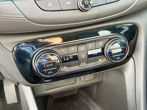 Used 2023 Buick Encore GX Select w/ Sport Touring Package image 22