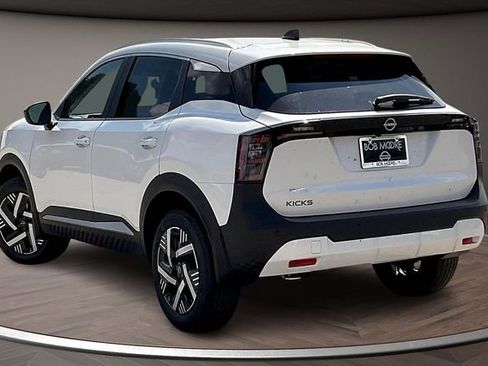 New 2026 Nissan Kicks SV w/ SV Premium Package image 3