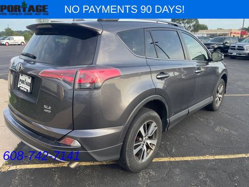 Used 2017 Toyota RAV4 XLE AWD/4WD image 10