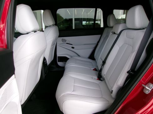 New 2026 Jeep Cherokee Limited AWD/4WD image 19