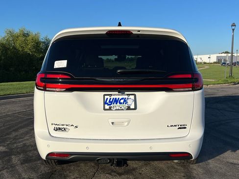 New 2026 Chrysler Pacifica Limited w/ S Appearance Package image 43