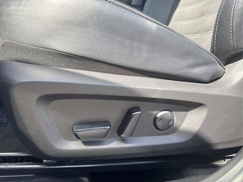 Used 2025 Mitsubishi Outlander SE AWD/4WD image 14