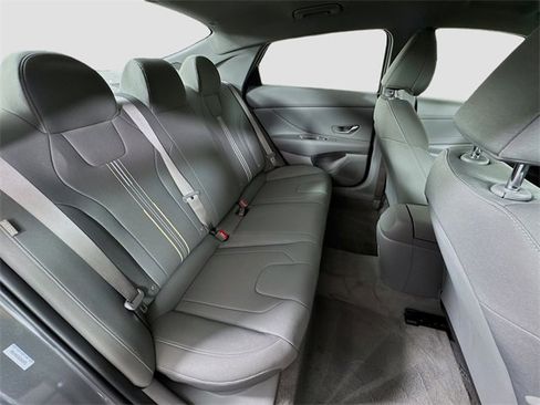 Certified 2025 Hyundai Elantra Sport image 28