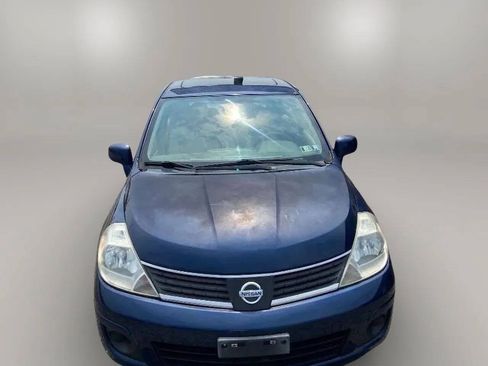 Used 2007 Nissan Versa Hatchback w/ Convenience Pkg FWD image 2