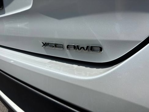 Used 2024 Toyota Highlander XSE AWD/4WD image 15