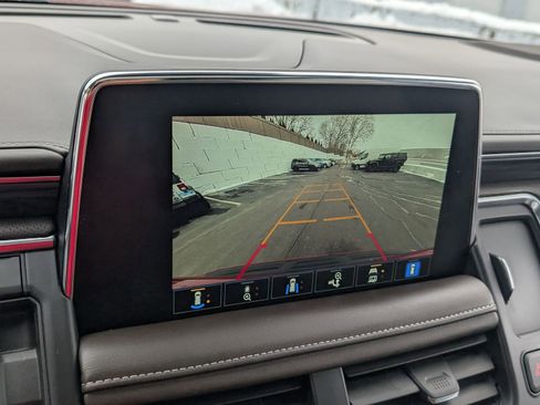 Used 2023 GMC Yukon SLT w/ SLT Premium Package image 22