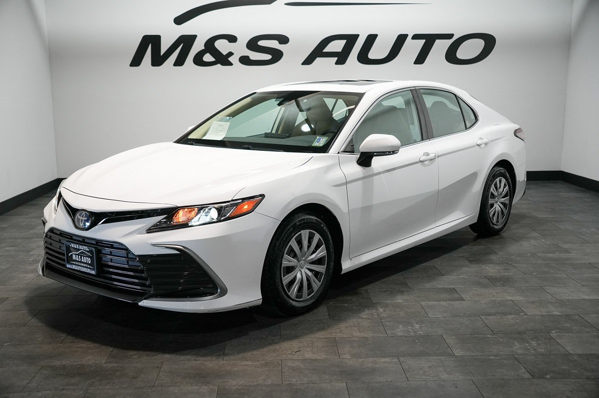 Used 2022 Toyota Camry LE w/ Audio Upgrade Package FWD image 3