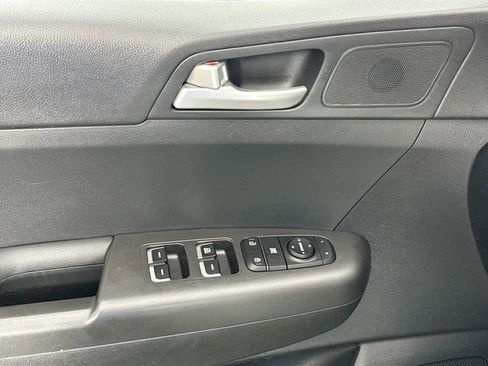 Used 2020 Kia Sportage LX image 22