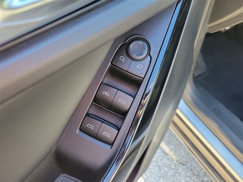 Used 2025 Chevrolet Equinox LT image 13