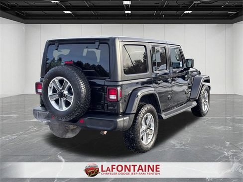 Used 2019 Jeep Wrangler Unlimited Sahara image 5