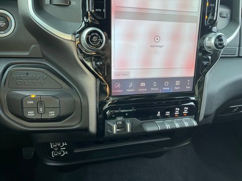 Certified 2025 RAM 2500 Big Horn AWD/4WD image 23