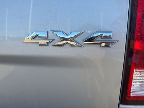 Used 2016 RAM 2500 Tradesman w/ Chrome Appearance Group image 9