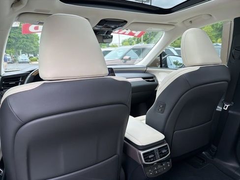 Used 2025 Lexus RX 450h AWD w/ Convenience Package image 31