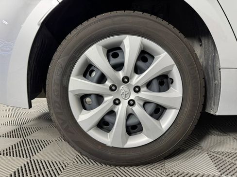 Used 2025 Toyota Corolla LE FWD image 40