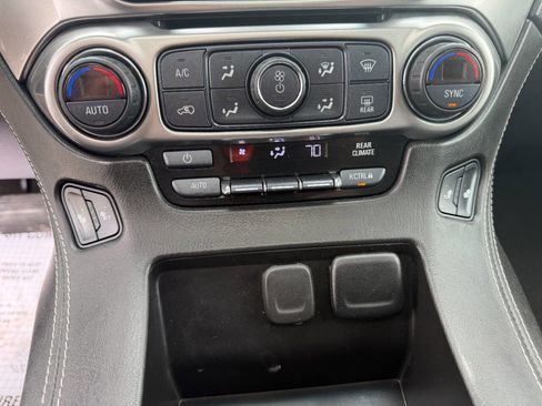 Used 2018 Chevrolet Suburban LT AWD/4WD image 27