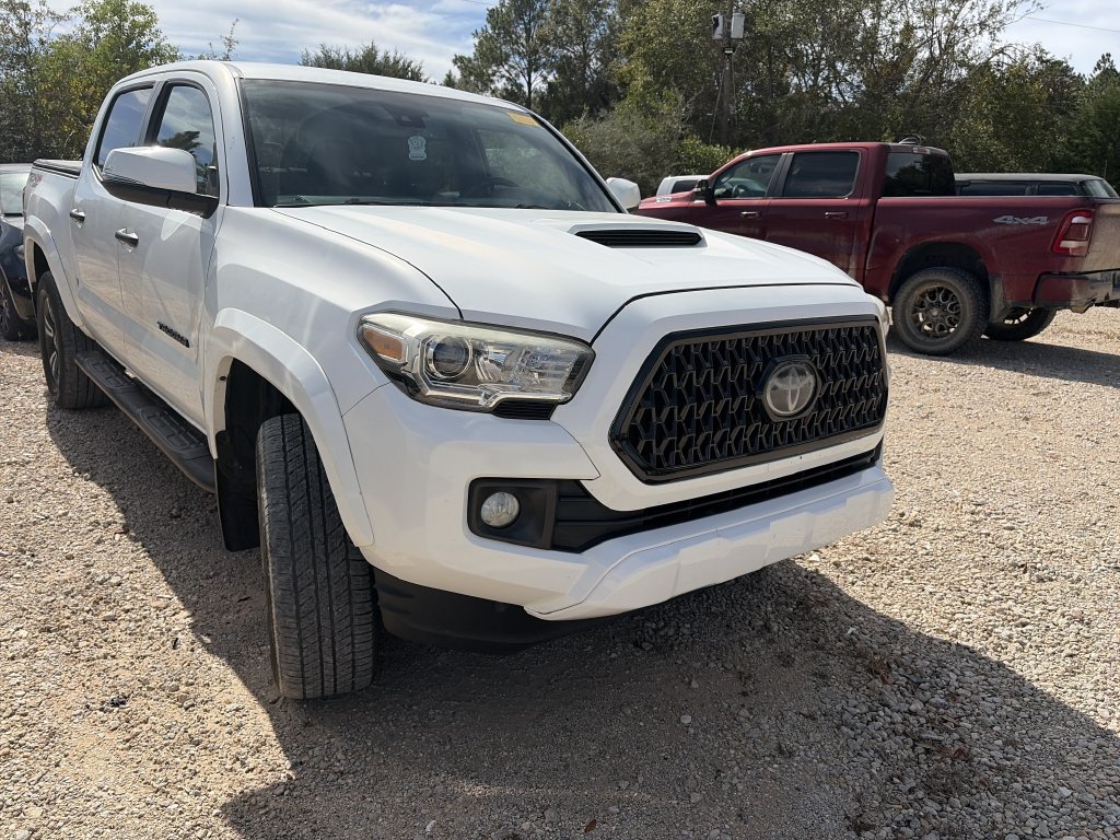 Used 2019 Toyota Tacoma TRD Sport AWD/4WD image 4